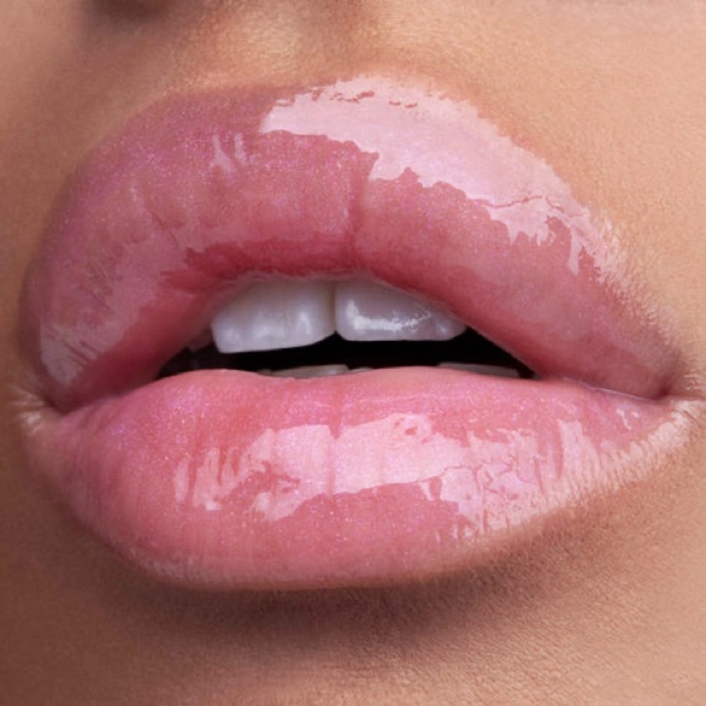 stila Plumping Lip Glaze - Venus - Picture 3 of 5